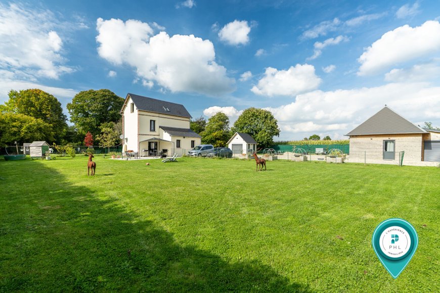 MAISON A FOURNEVILLE 5 PIECES(S) 222.94 M² HABITABLES - PHL Immobilier