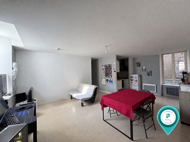 A BAYEUX APPARTEMENT 3 PIECES 75 M² HABITABLES VENDU LOUÉ - PHL Immobilier